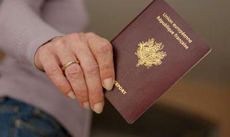 如何通过BC省省提名项目移民http://www.yienvisa.com/ 